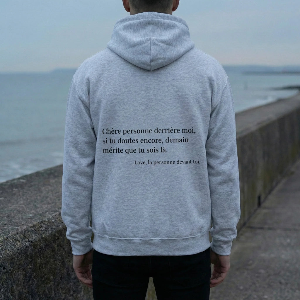 fiche produit stay tomorrow hoodie gris message au dos